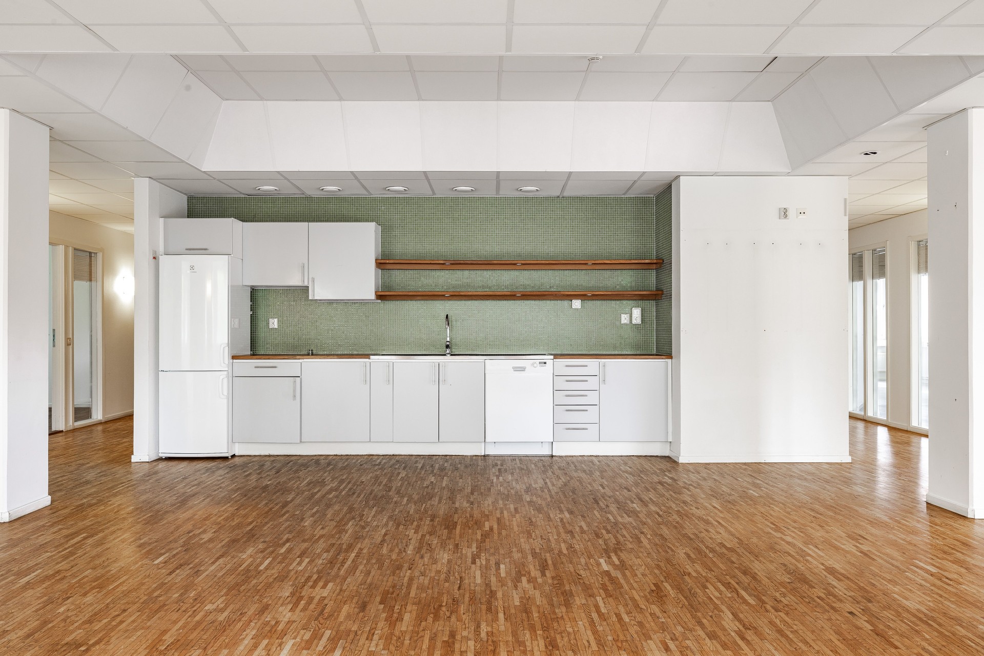 Kontorslokal 301 kvm i Täby – Kemistvägen 17 bild 2