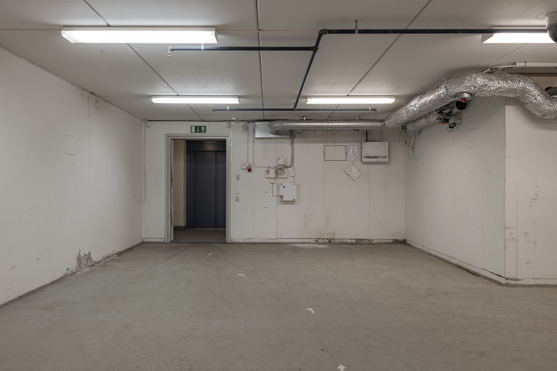 Lager 116 kvm i Danderyd – Invernessvägen 2 bild 2