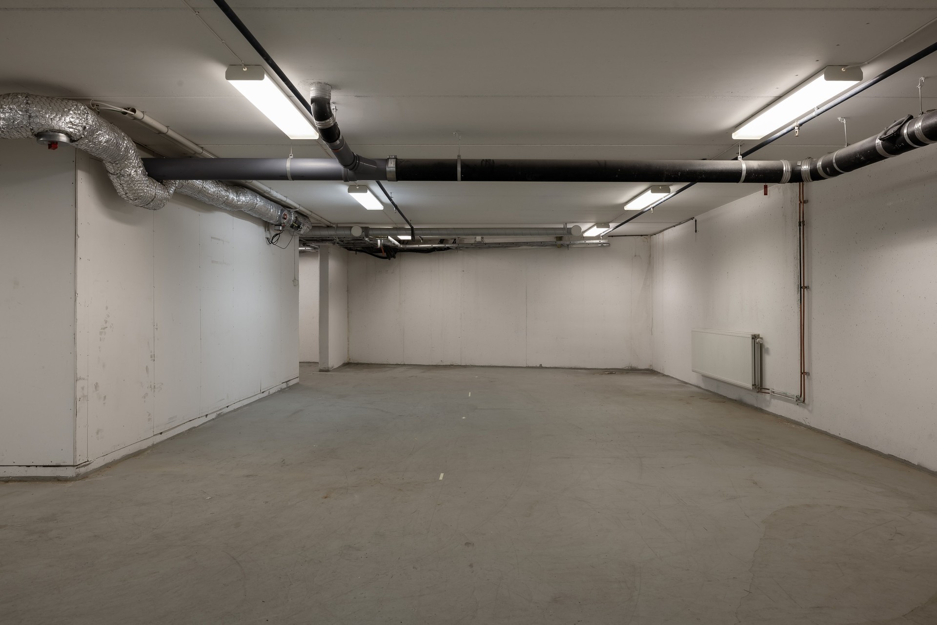 Lager 116 kvm i Danderyd – Invernessvägen 2 bild 1