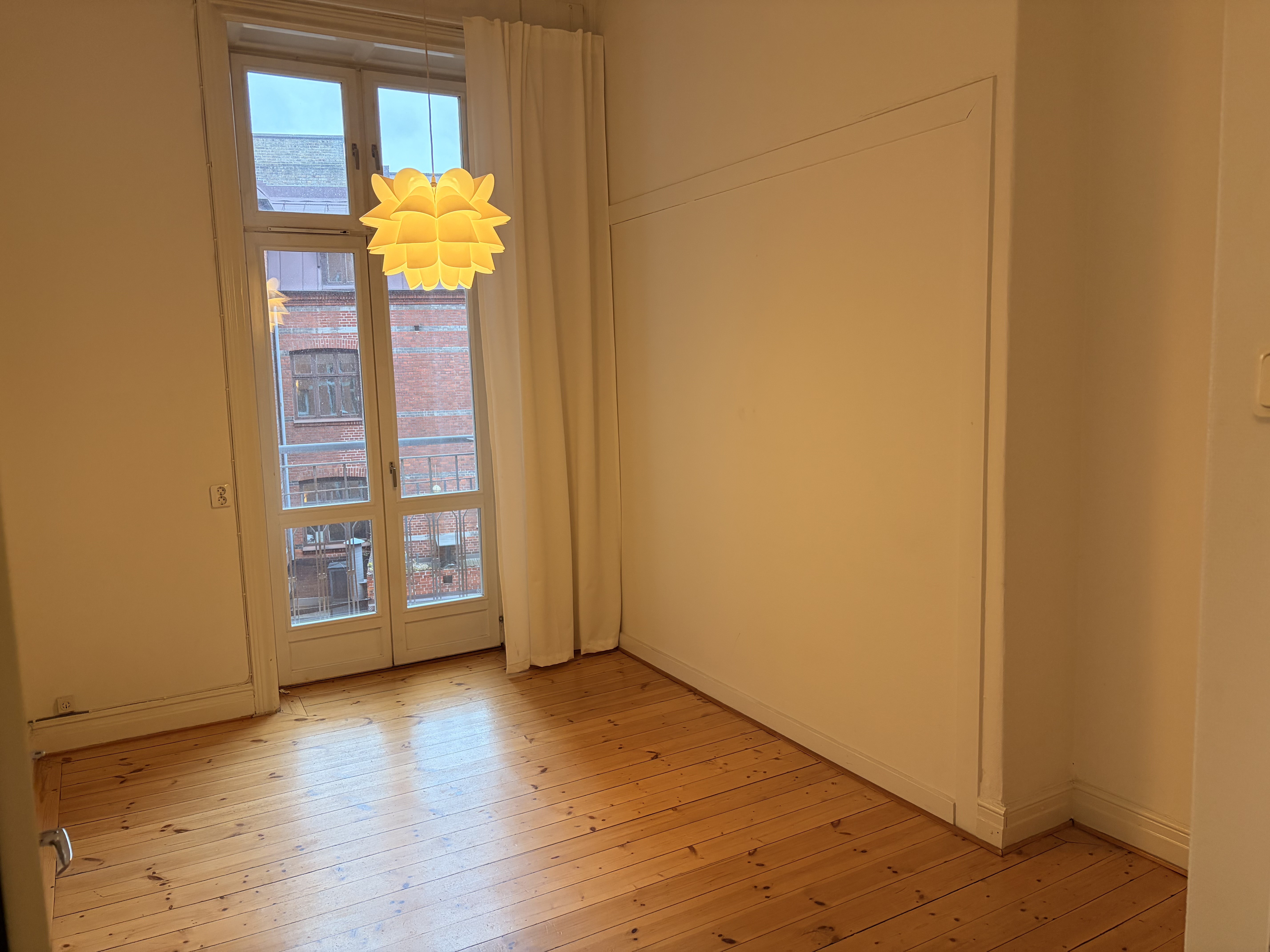 Eget kontorsrum 12 kvm i Malmö – Lilla Torg 1 bild 2