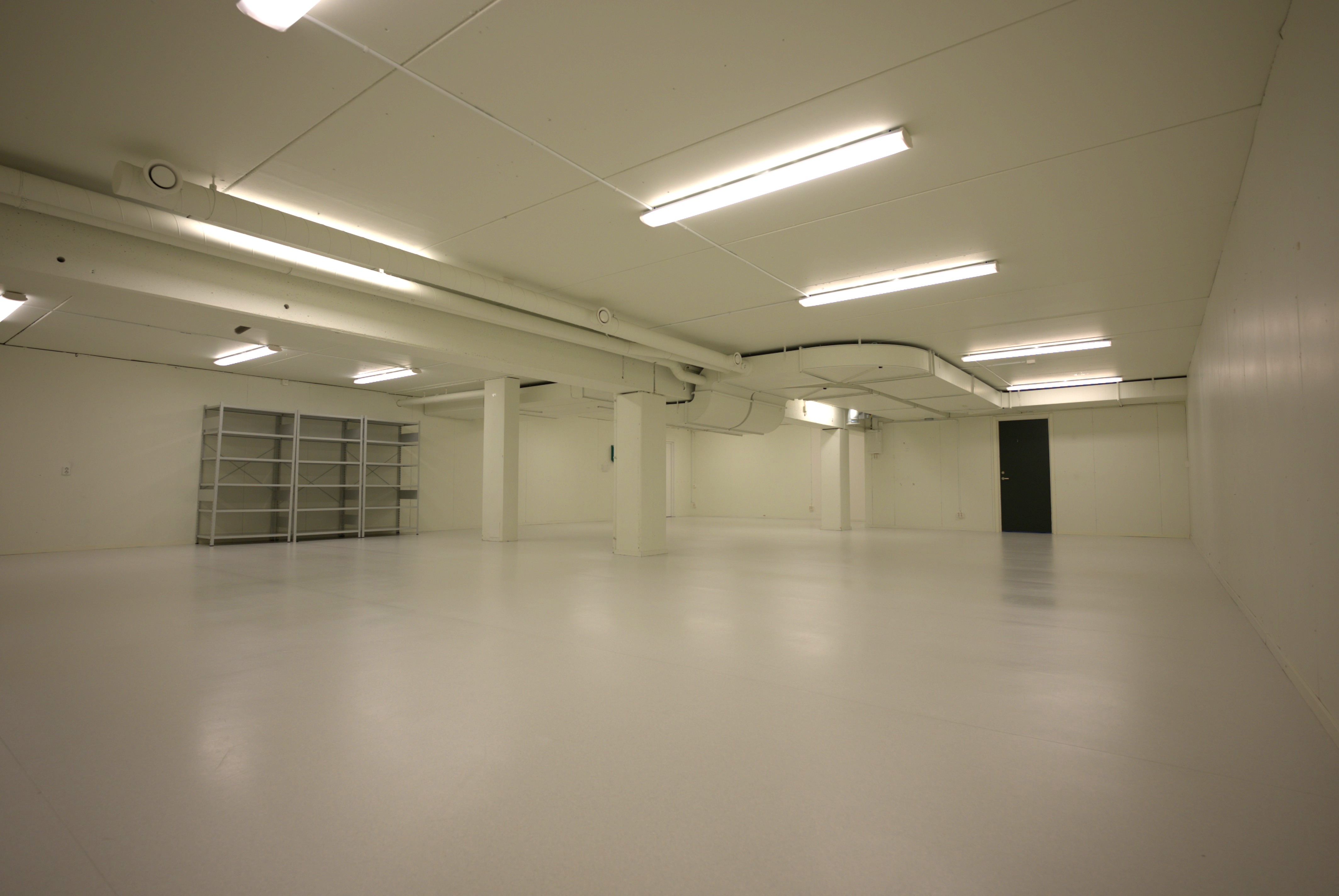 Lagerlokal i Älvsjö – Varuvägen 9 bild 1