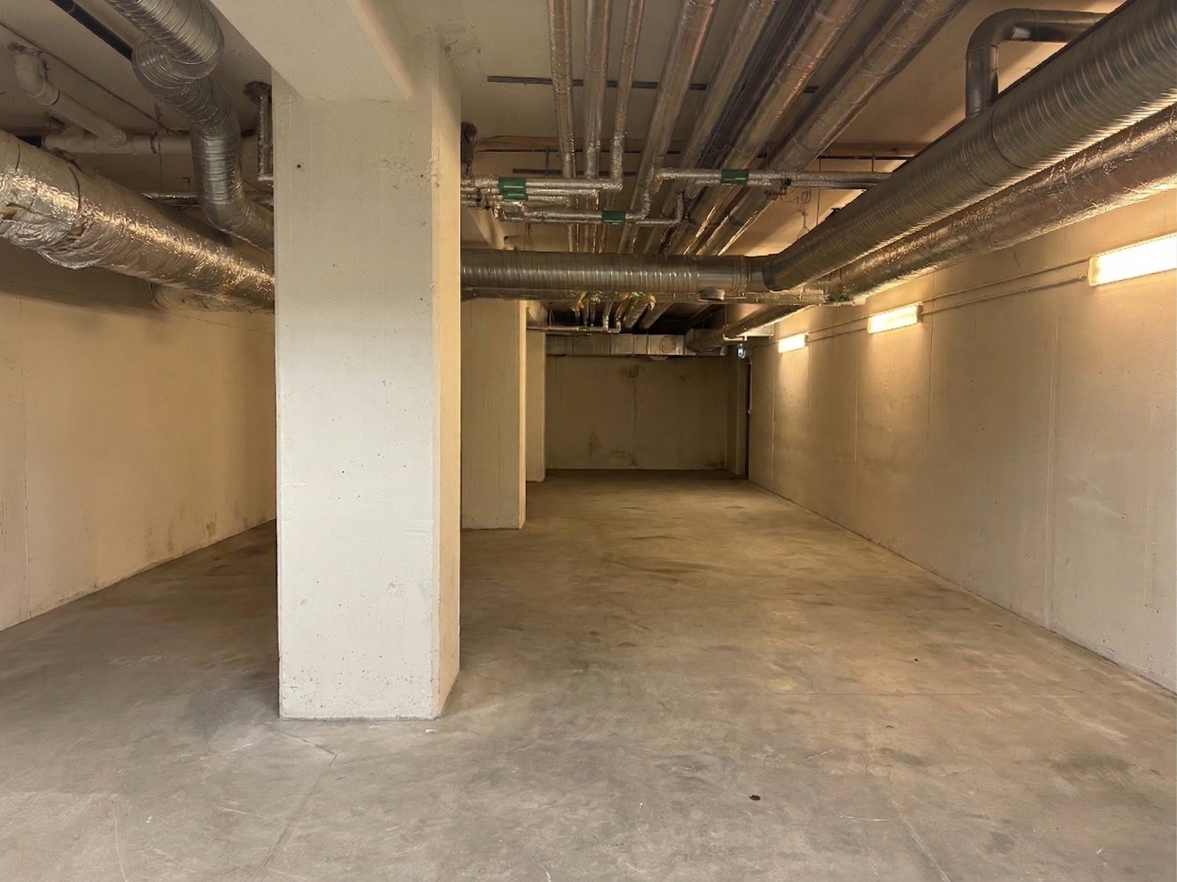 Lagerlokal 206 kvm i Västberga – Västbergavägen 4 bild 3