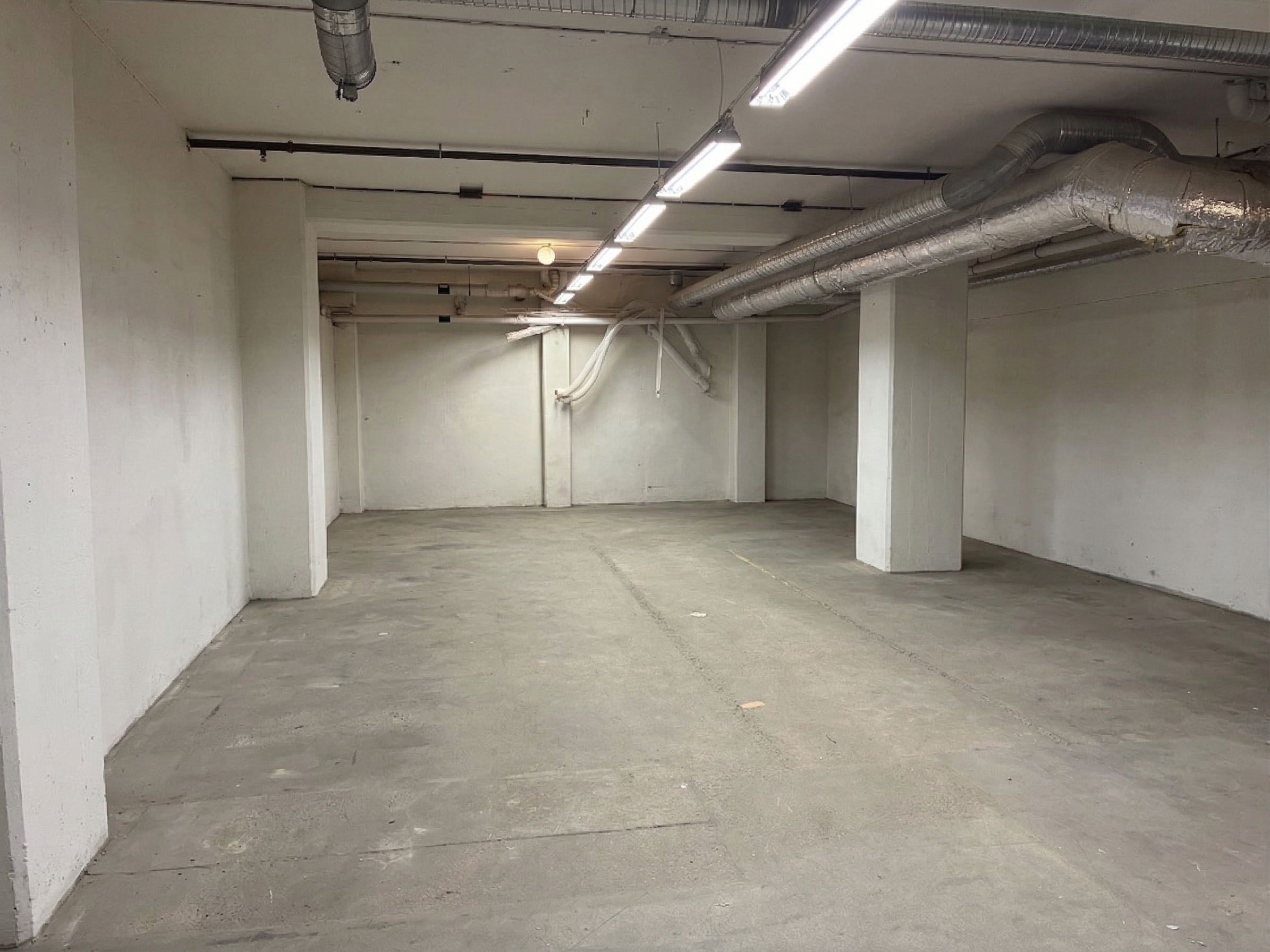 Lagerlokal 206 kvm i Västberga – Västbergavägen 4 bild 1