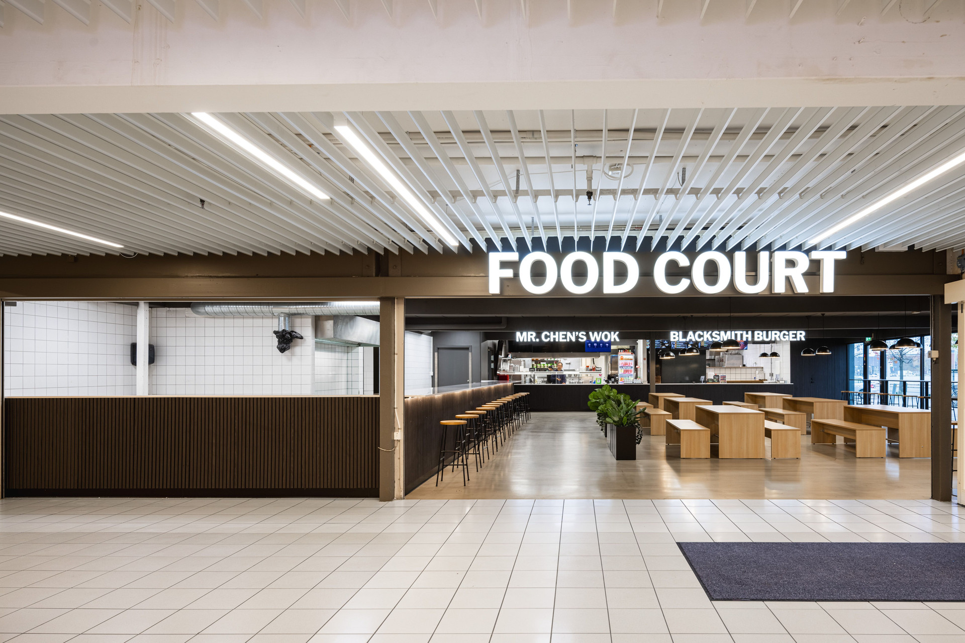 Restaurang i Food Court, Jägersro Center, Malmö – Jägersrovägen 151 bild 2