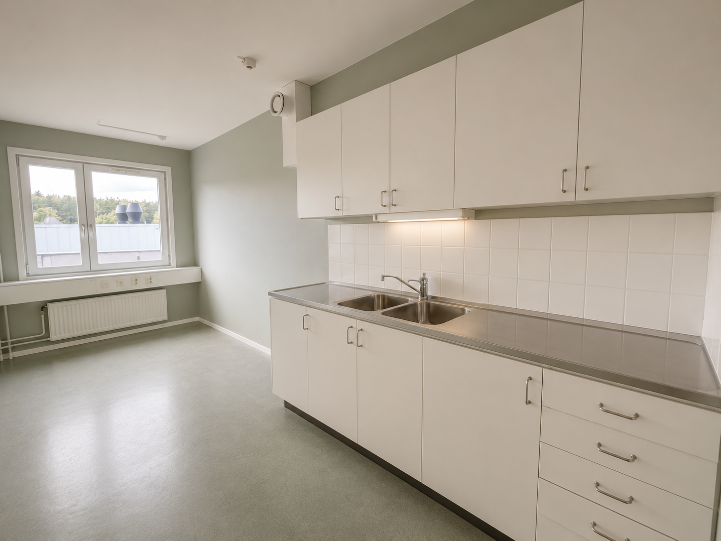Restaurang och salong i centrala Södra Ryd – Timmervägen 3 bild 1